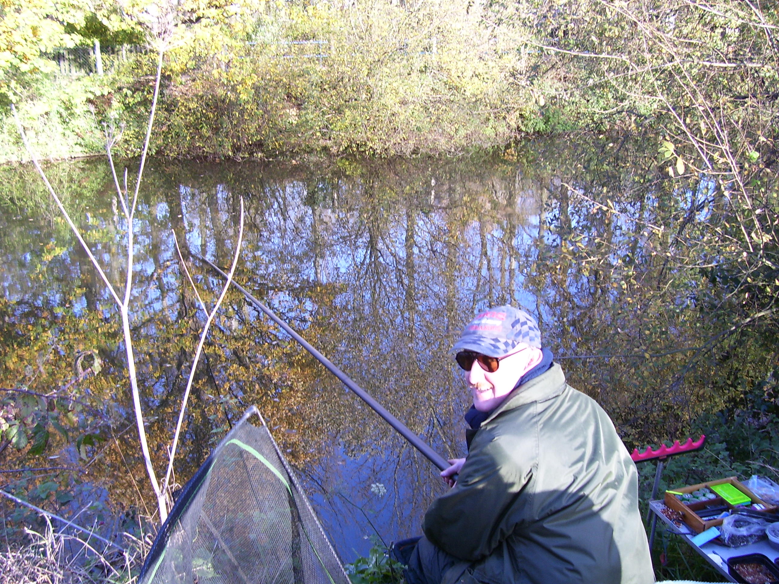 Ginger Tom on his way to a record breaking first ever dry net on the Kidney Pond.JPG